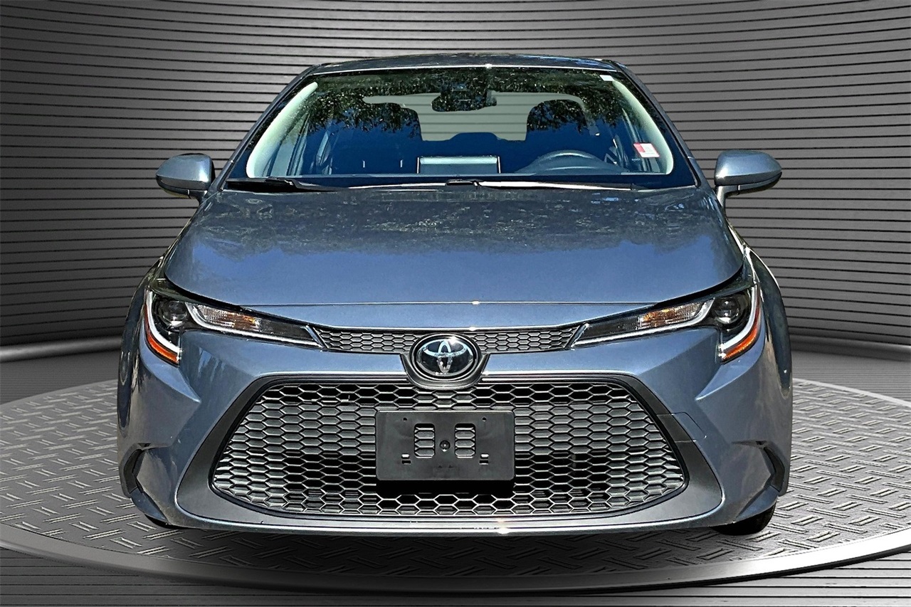 2021 Toyota Corolla LE photo 2