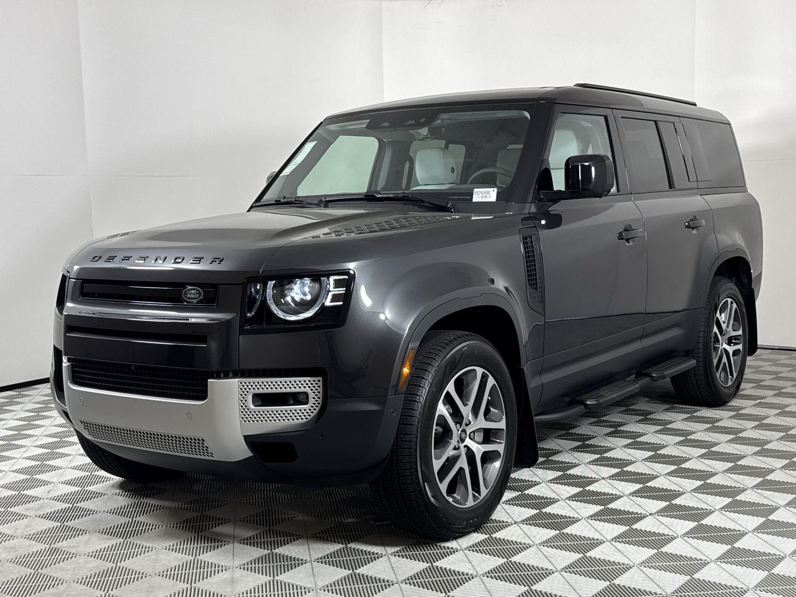 2025 Land Rover Defender S's photo