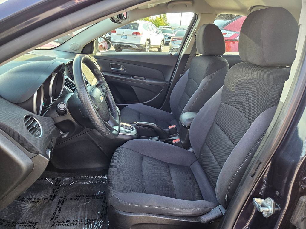 2015 Chevrolet Cruze LT photo 13