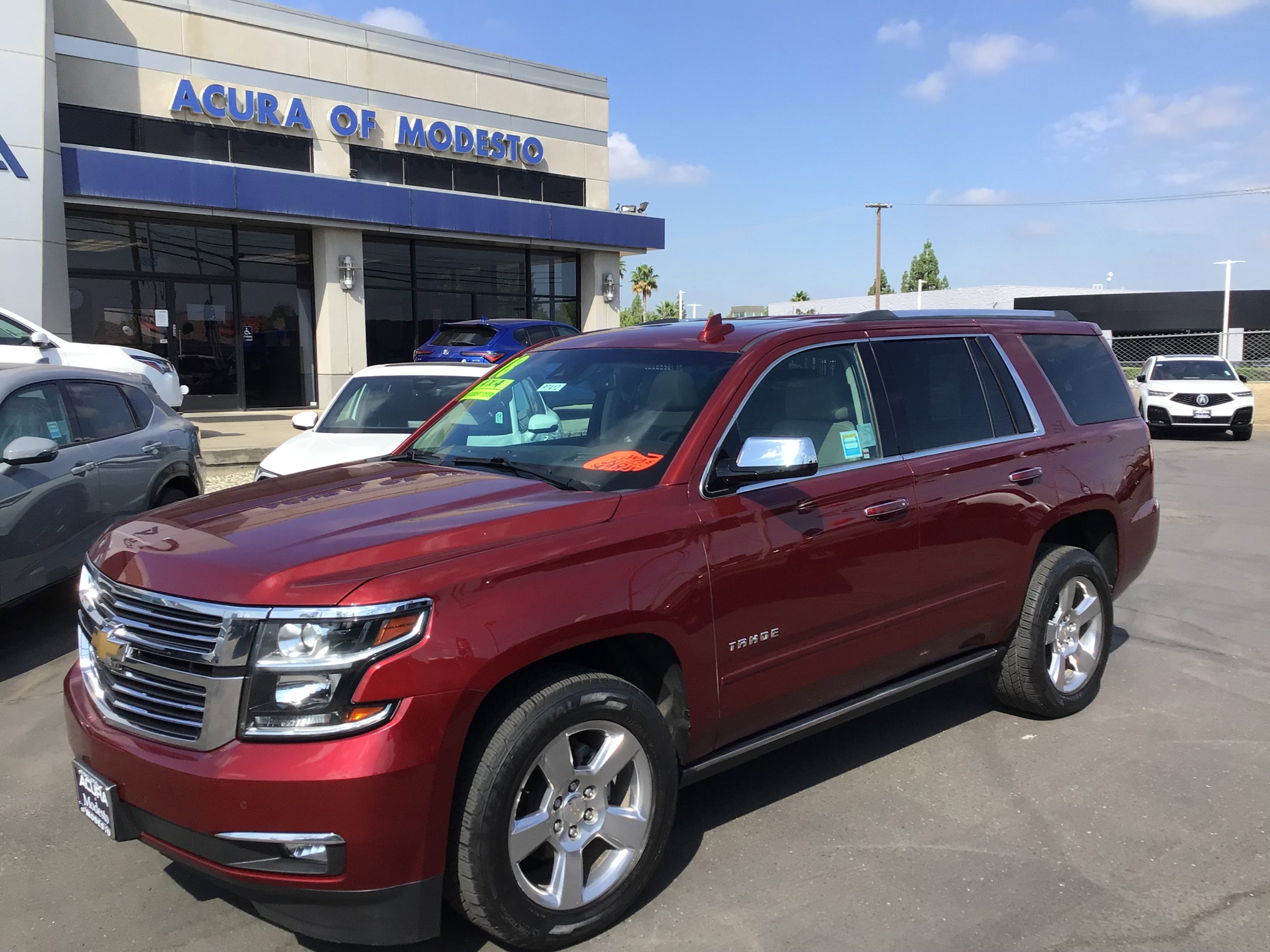2018 Chevrolet Tahoe Premier photo 2