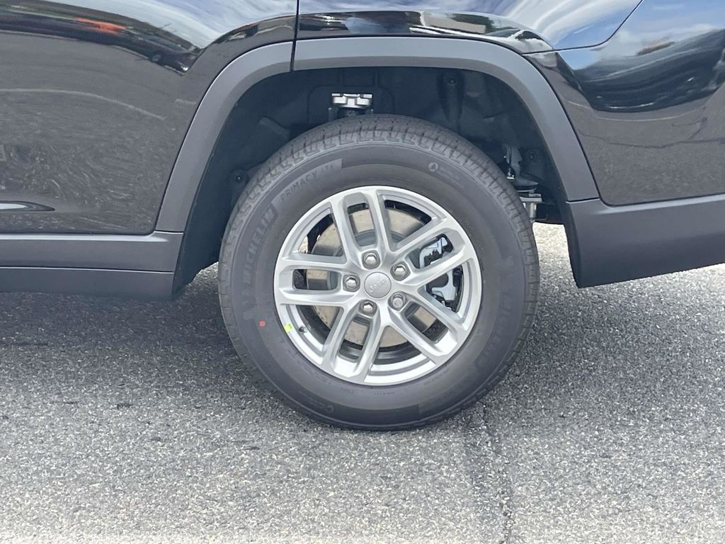 2025 Jeep Grand Cherokee Laredo X photo 10