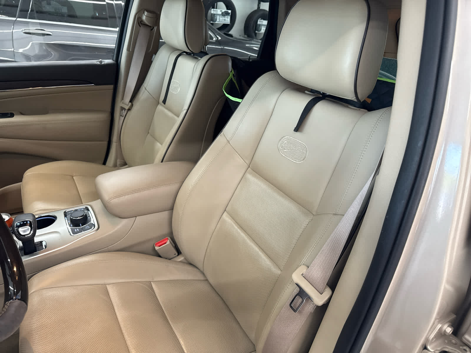 2015 Jeep Grand Cherokee Overland photo 6