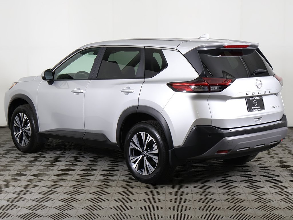 2022 Nissan Rogue SV photo 5