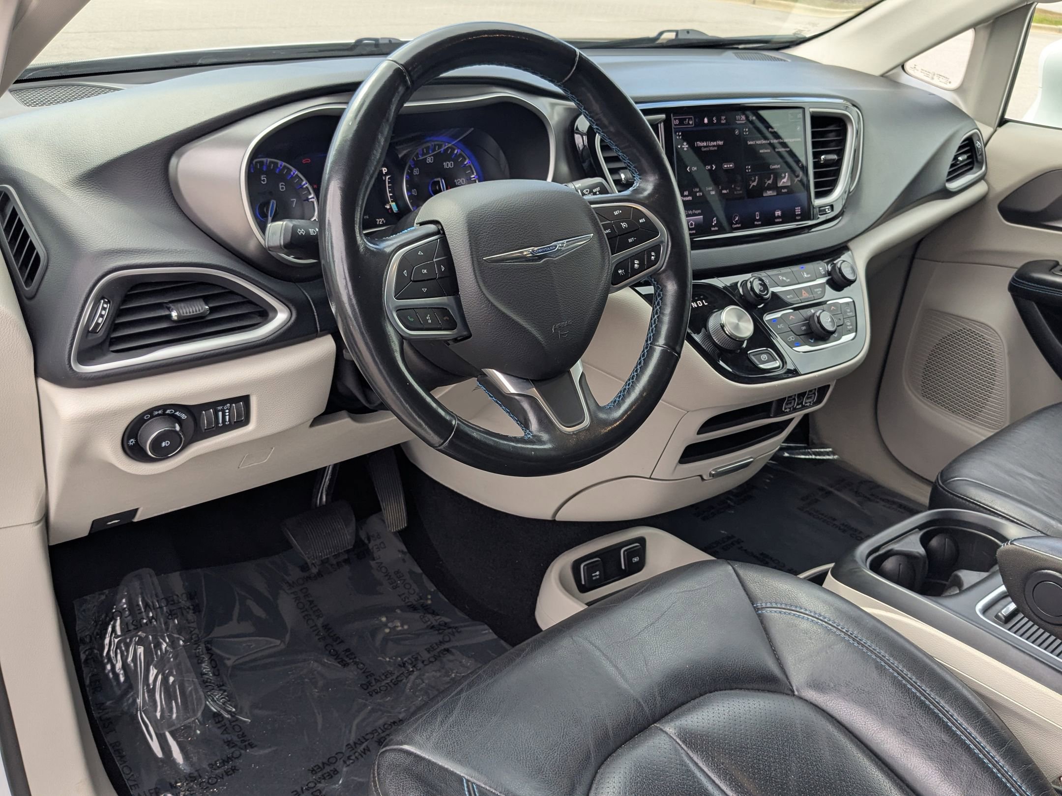 2021 Chrysler Pacifica Touring L photo 13