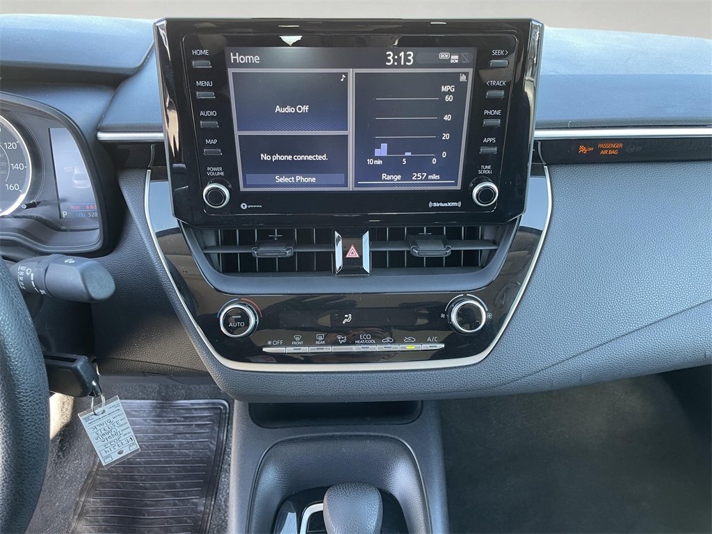 2022 Toyota Corolla LE photo 25