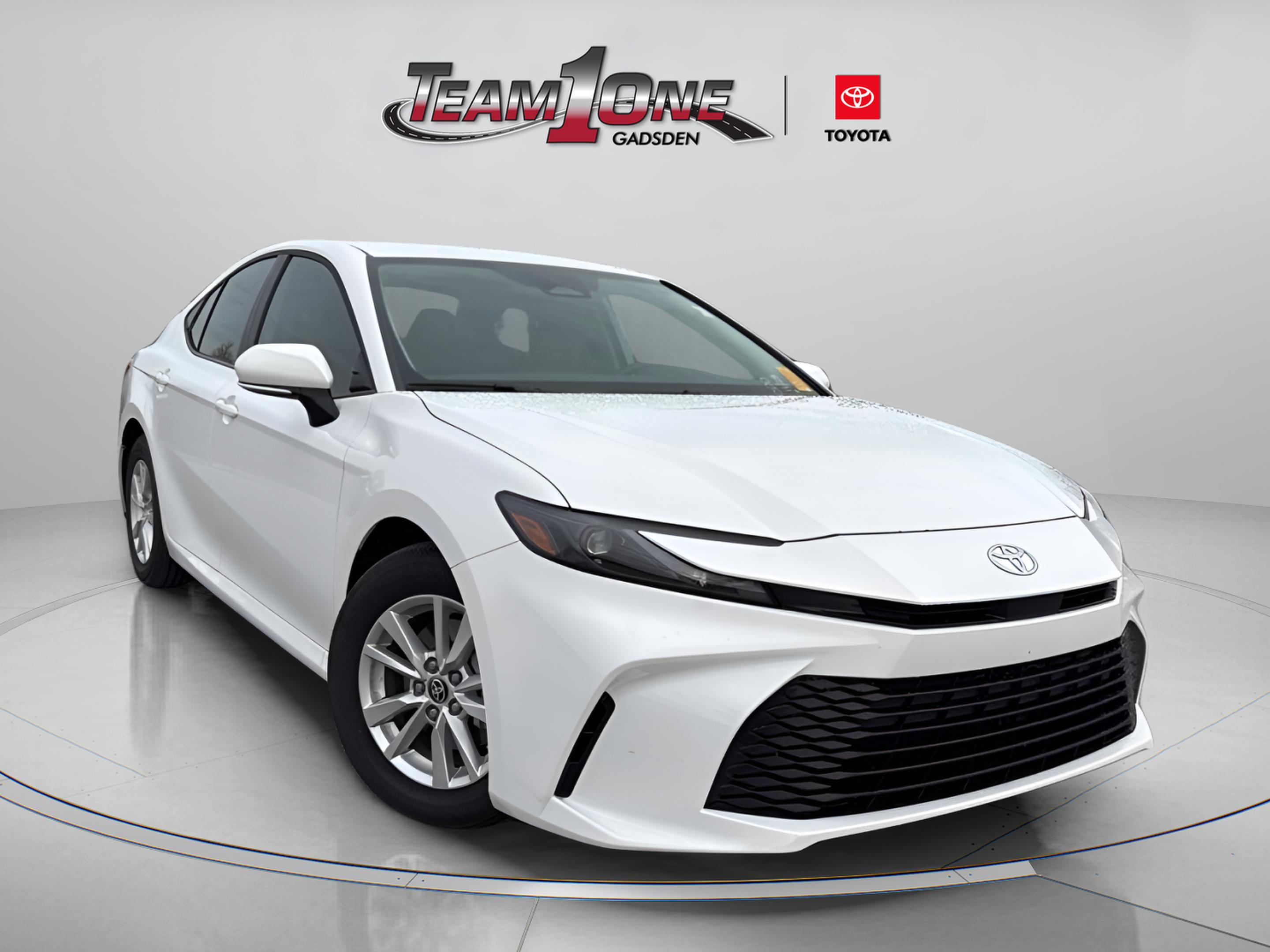 2026 Toyota Camry LE's photo