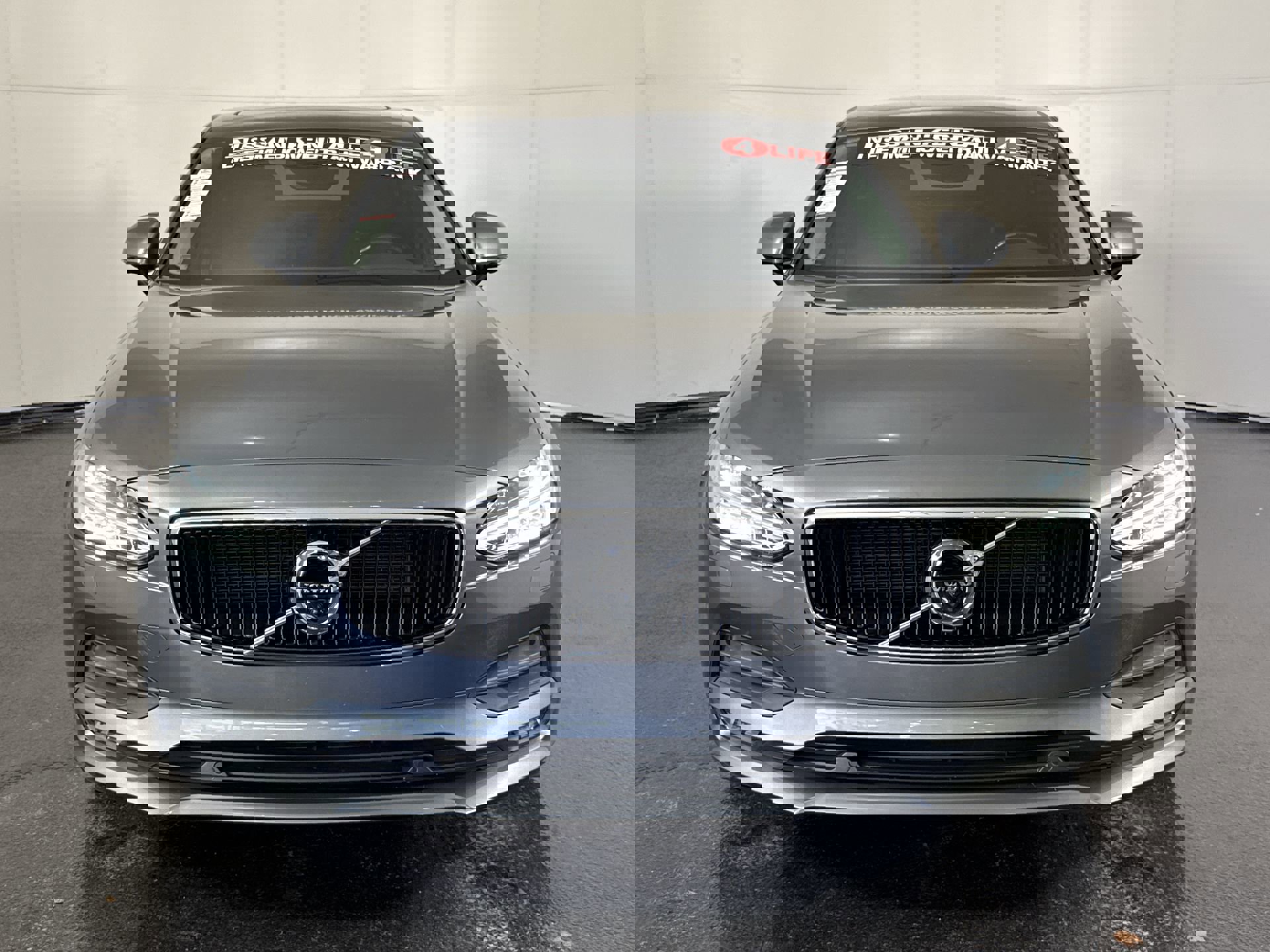 2018 Volvo S90 Momentum photo 2