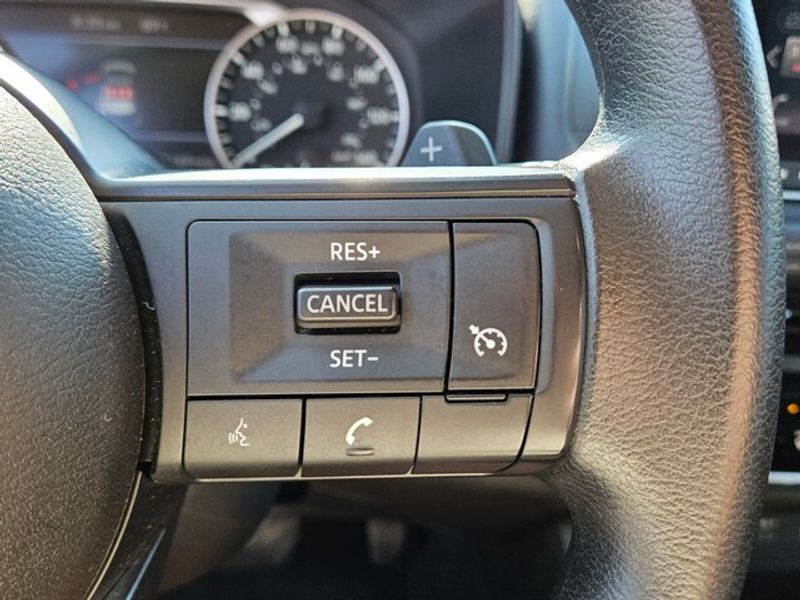 2023 Nissan Rogue S photo 23