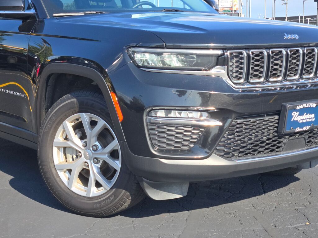 2023 Jeep Grand Cherokee Limited photo 3