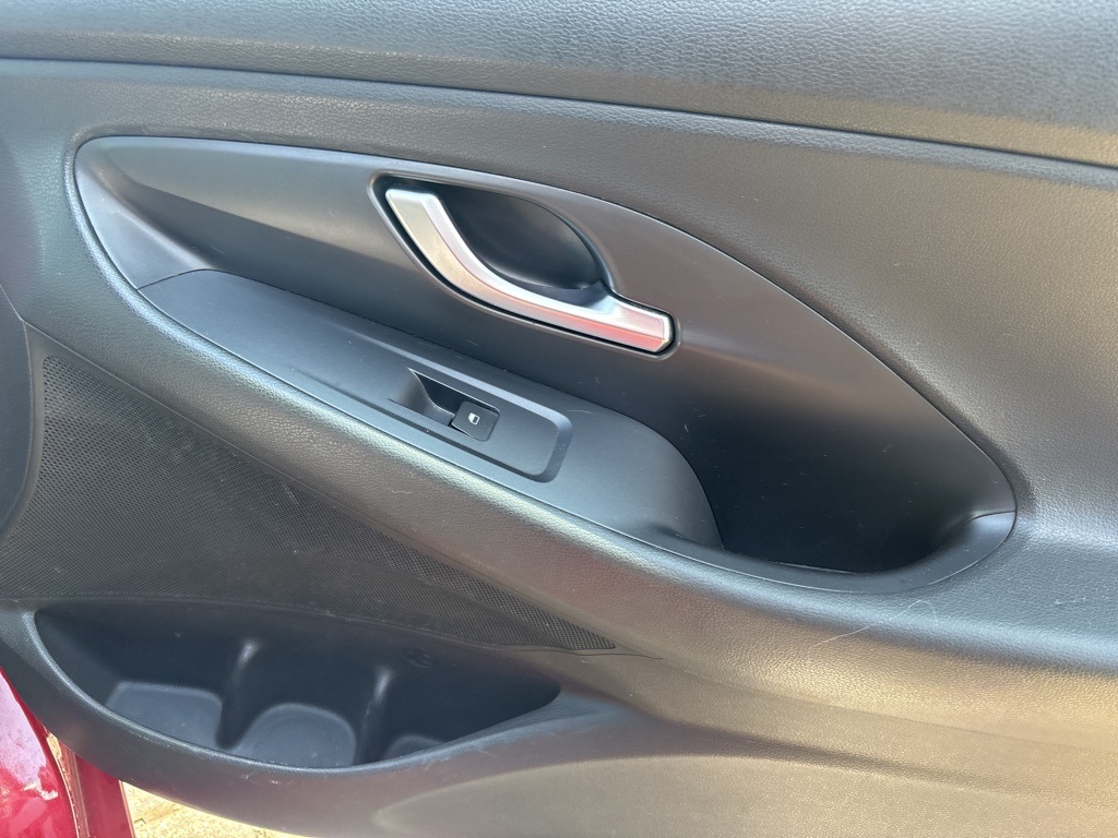 2018 Hyundai Elantra GT Base photo 34