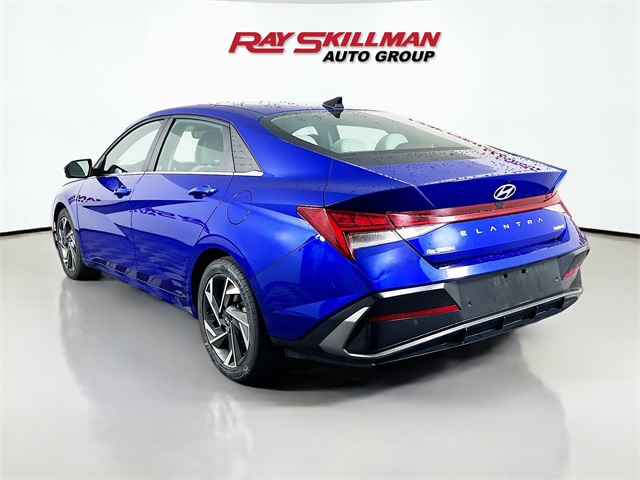 2024 Hyundai Elantra Limited photo 5