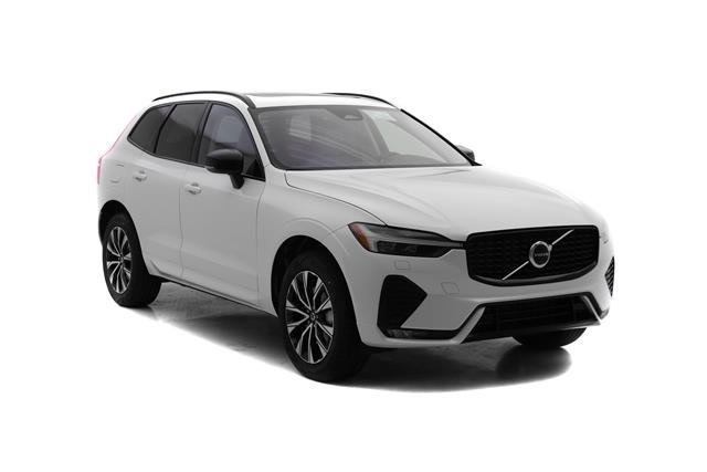 2025 Volvo XC60 B5 Core photo 2