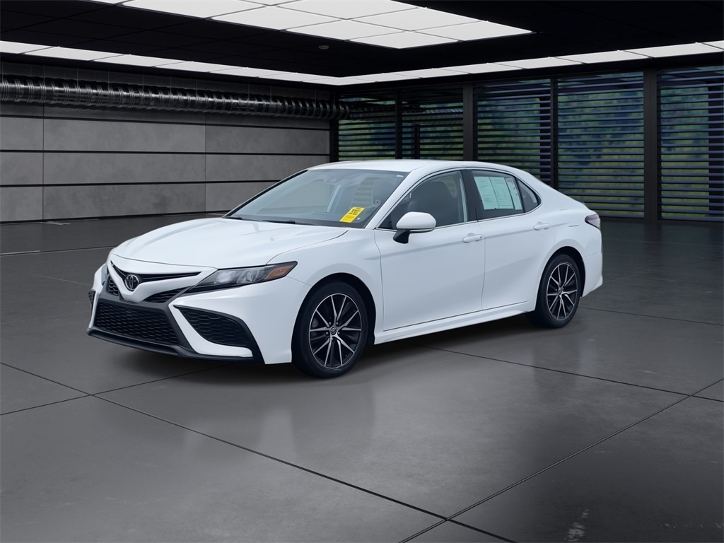 2023 Toyota Camry SE photo 4