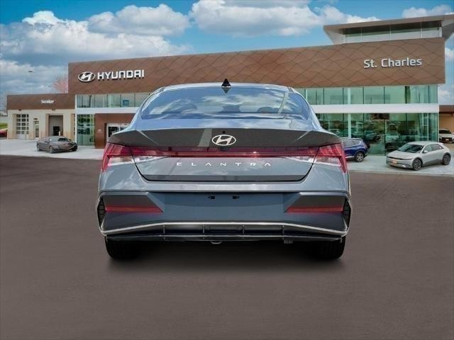 2024 Hyundai Elantra SEL Convenience photo 4