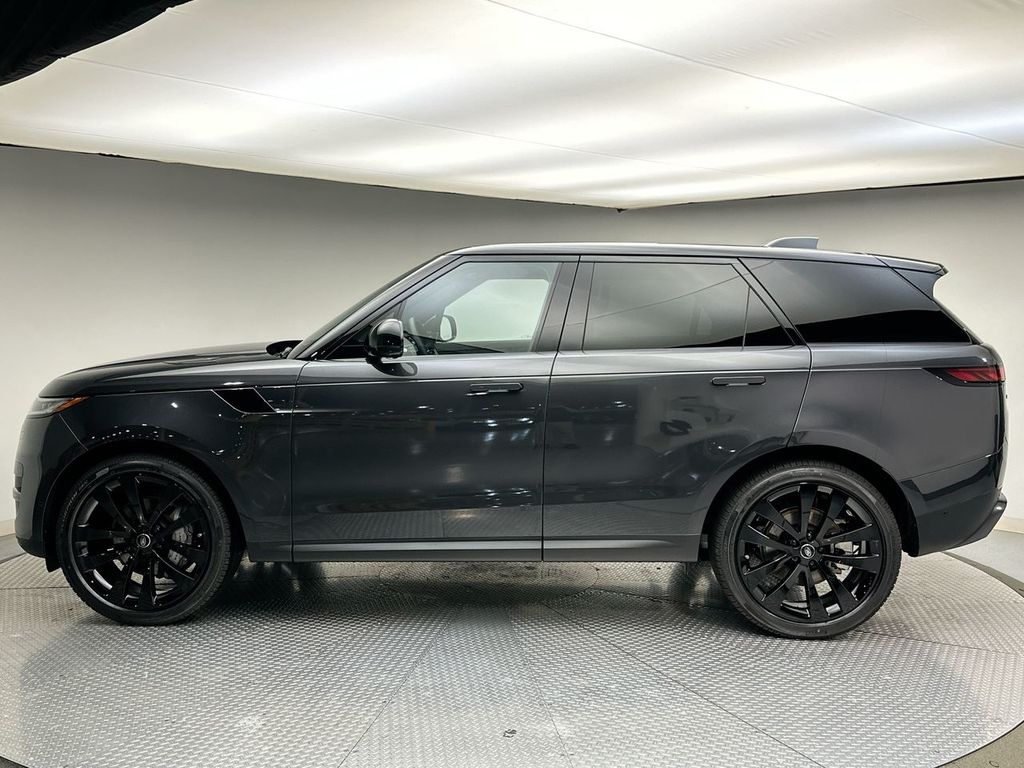2025 Land Rover Range Rover Sport SE photo 2