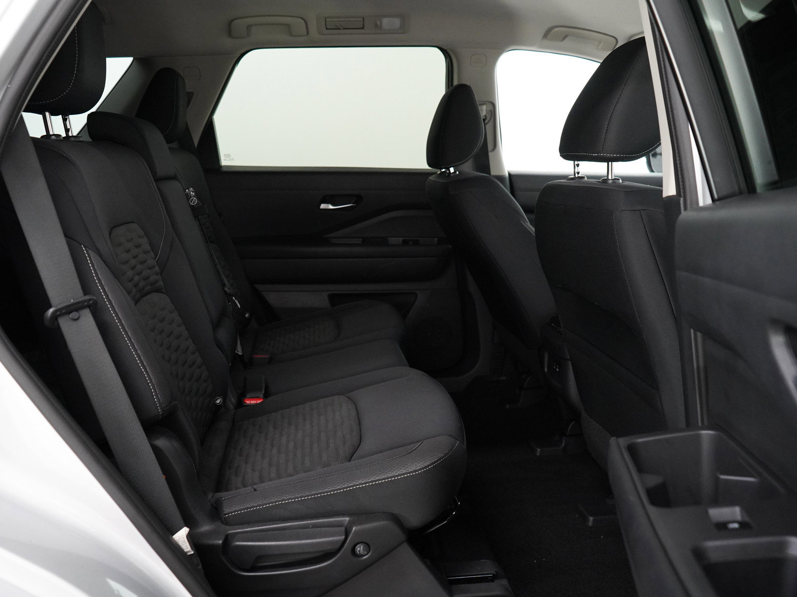 2022 Nissan Pathfinder S photo 11