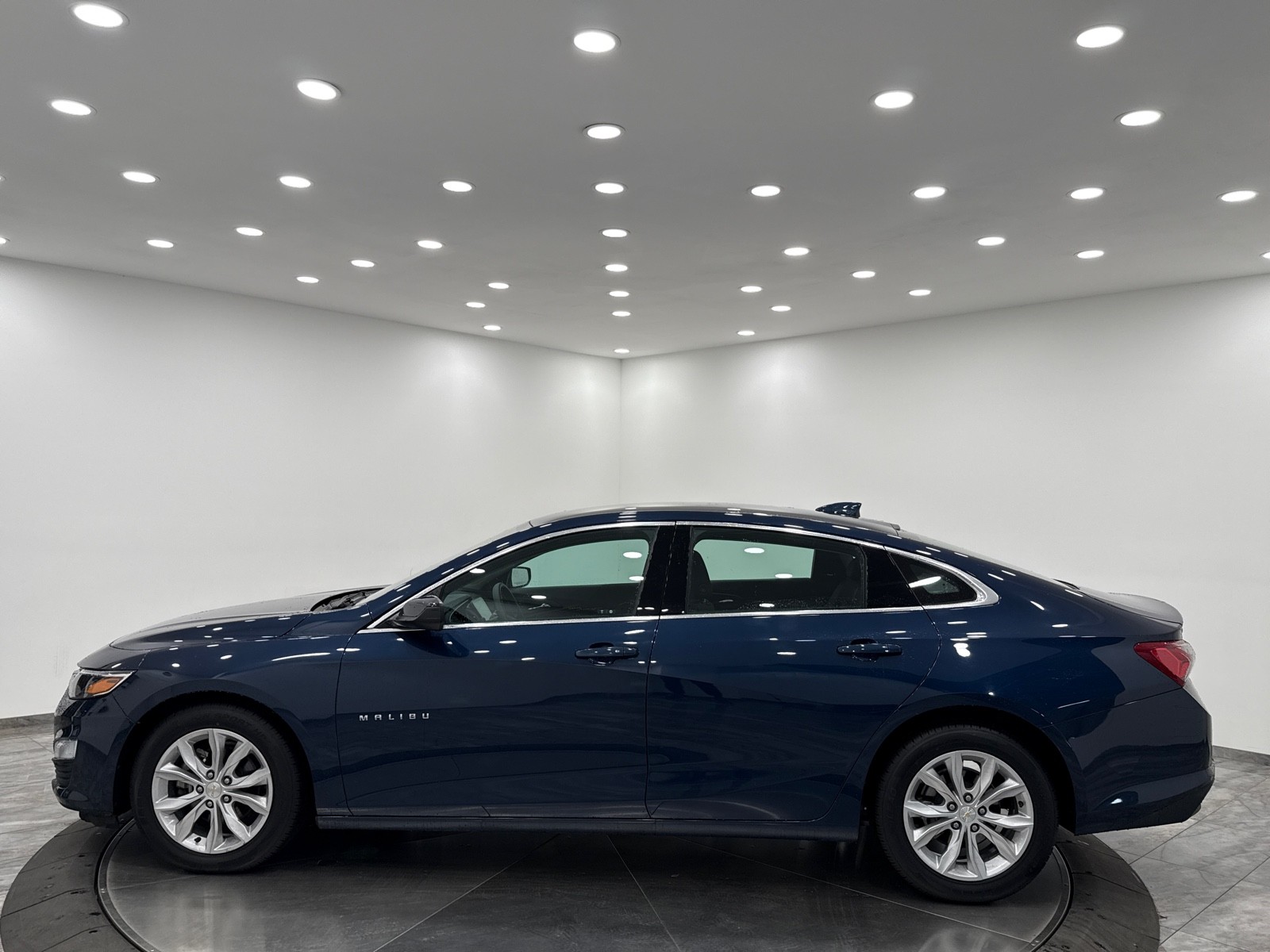 2022 Chevrolet Malibu 1LT photo 4