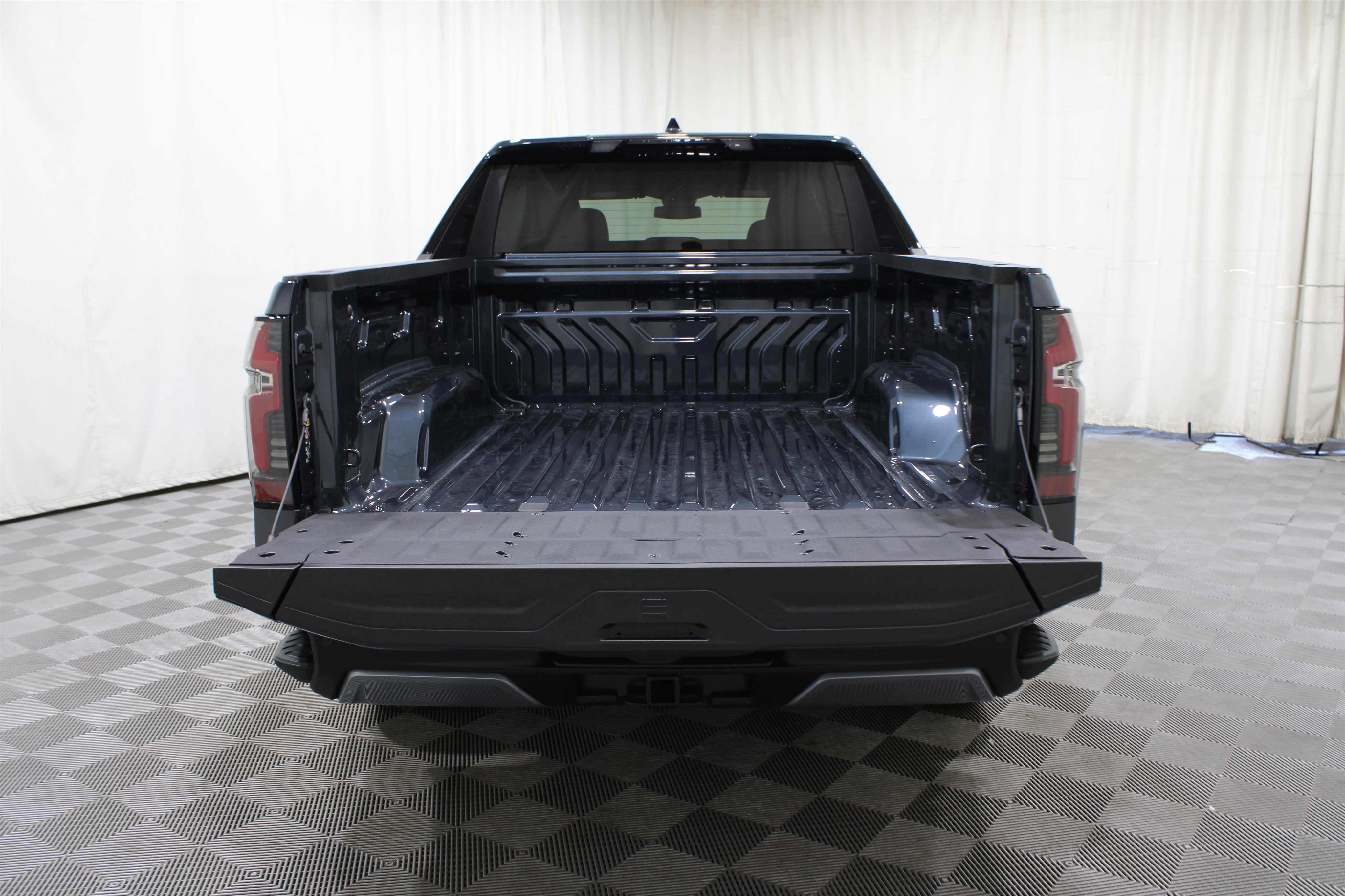 2025 Chevrolet Silverado EV LT photo 11