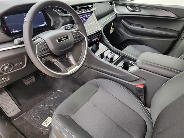 2025 Jeep Grand Cherokee Laredo X photo 10