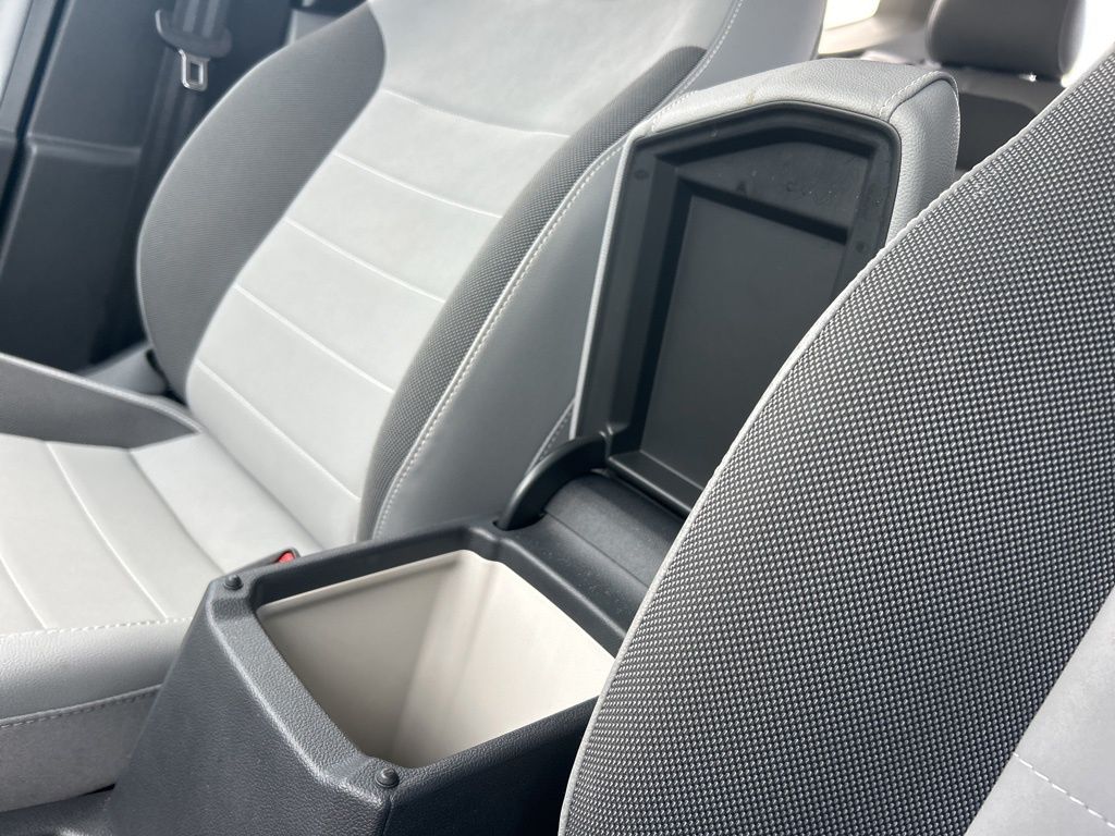 2022 Volkswagen Taos SE photo 27