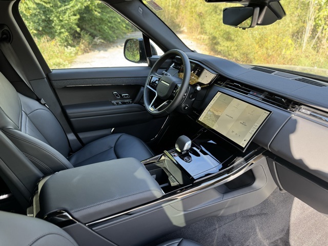 2025 Land Rover Range Rover Sport SE photo 21