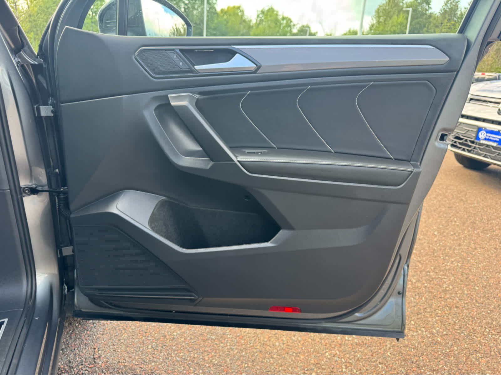 2023 Volkswagen Tiguan SE R-Line Black photo 41