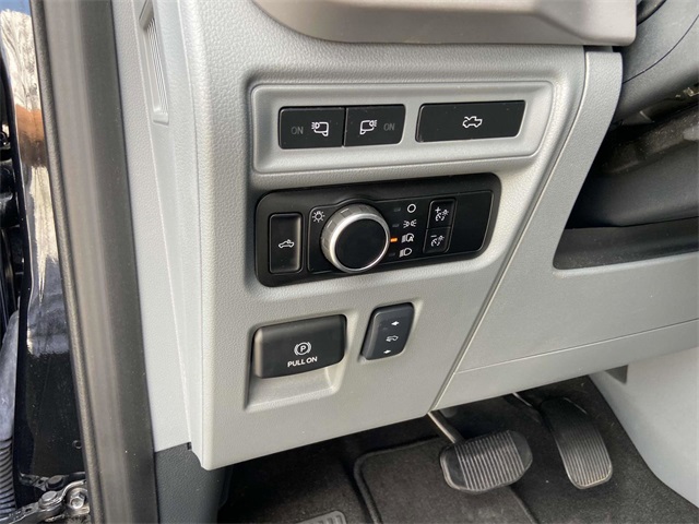 2023 Ford F-150 Lightning XLT photo 9