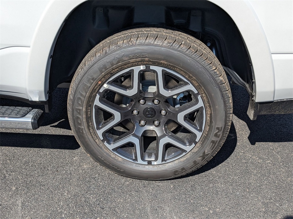 2025 Ram 1500 Laramie photo 4