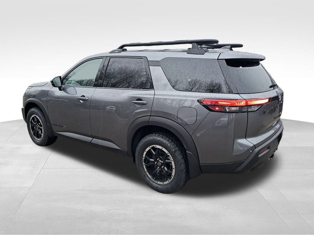 2025 Nissan Pathfinder Rock Creek photo 2