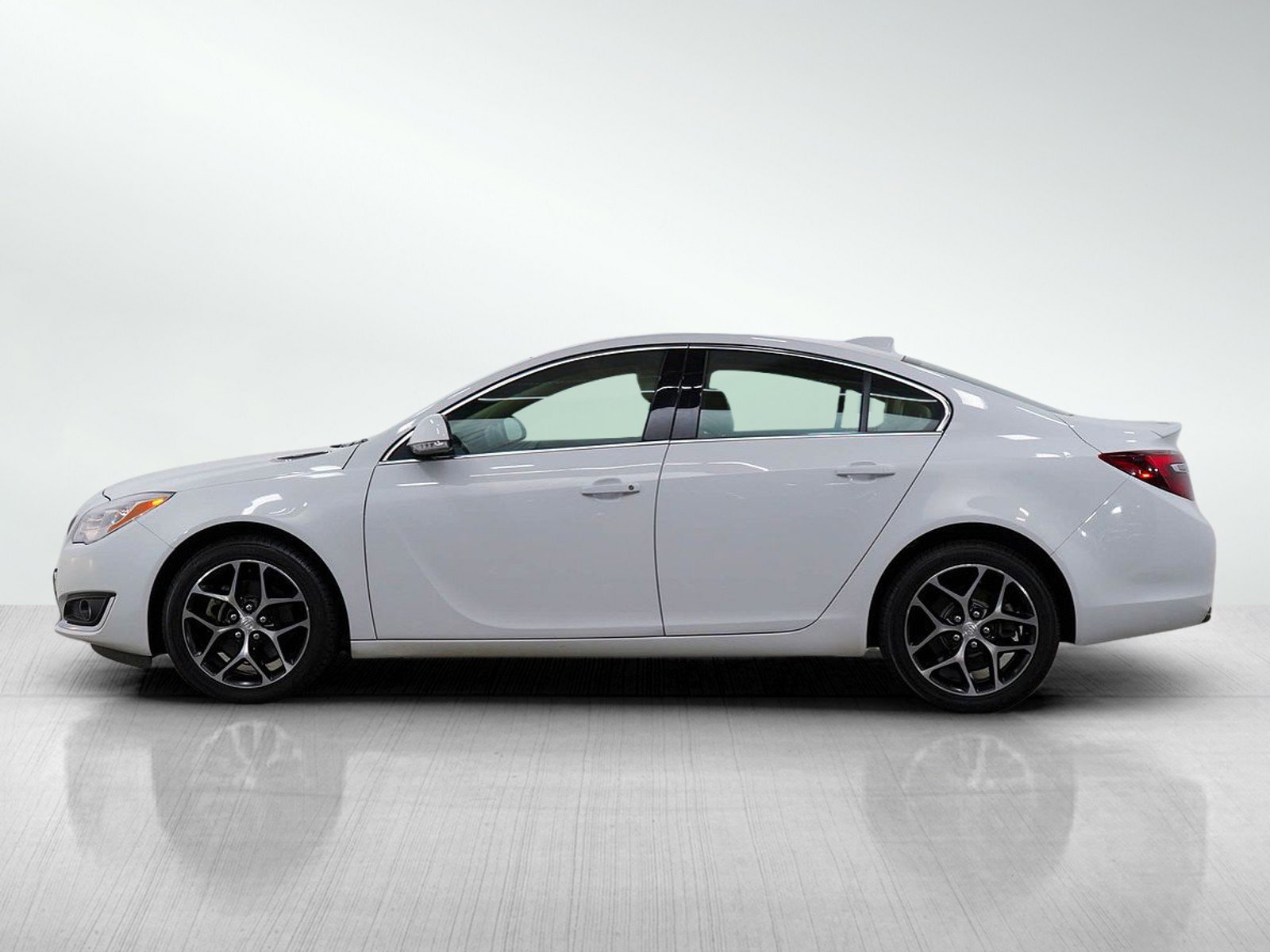 Used 2017 Buick Regal Sport Touring with VIN 2G4GL5EX3H9112779 for sale in Roseville, Minnesota