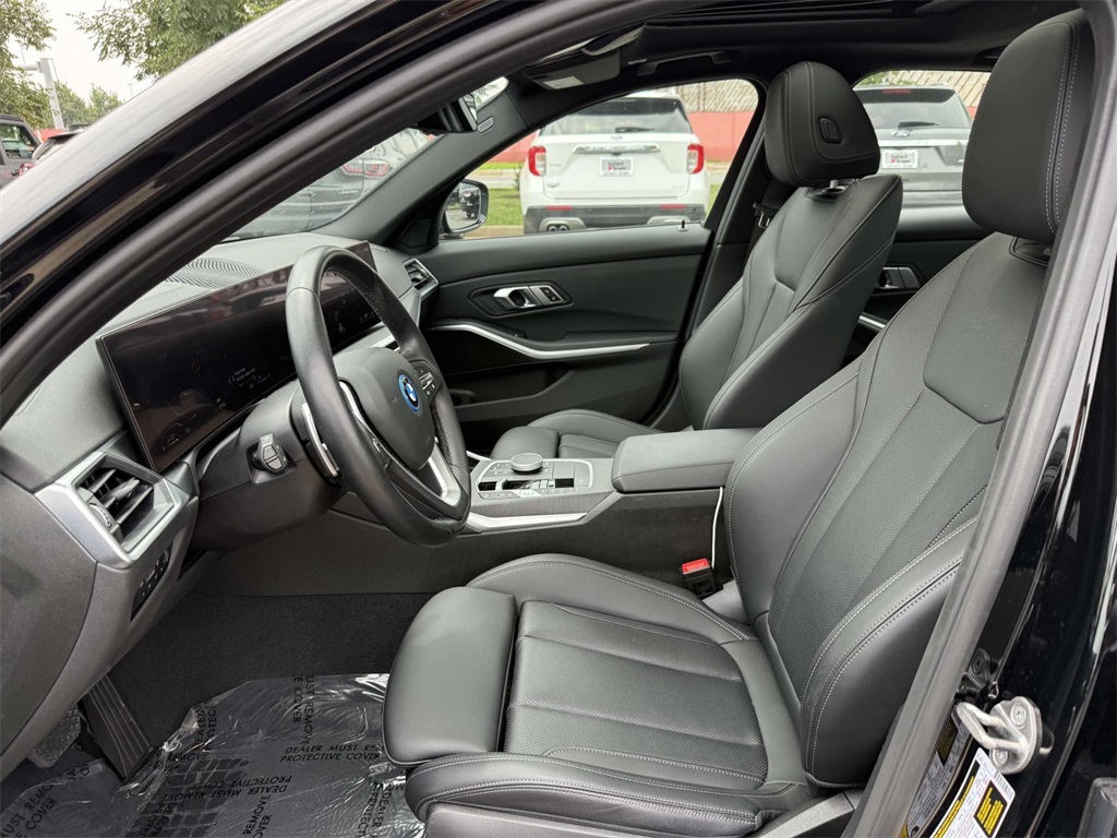 2023 Bmw 330e photo 12