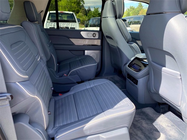 2024 Lincoln Navigator Black Label photo 21