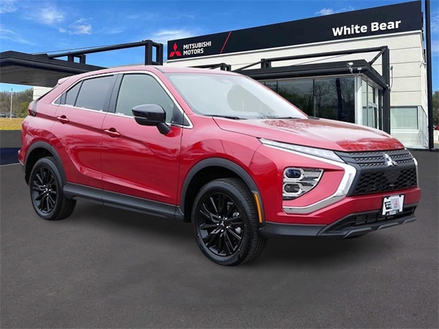 2025 Mitsubishi Eclipse Cross LE's photo