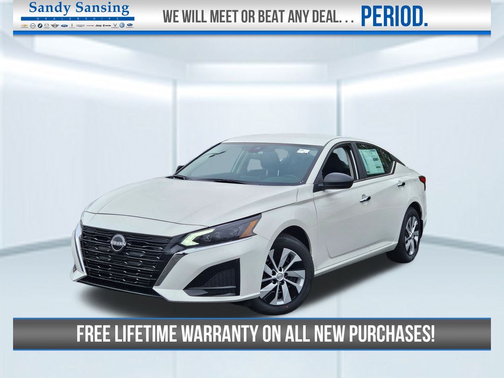 2025 Nissan Altima S's photo