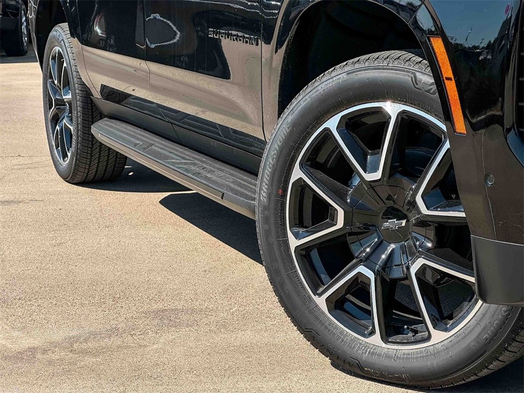 2026 Chevrolet Suburban RST photo 3