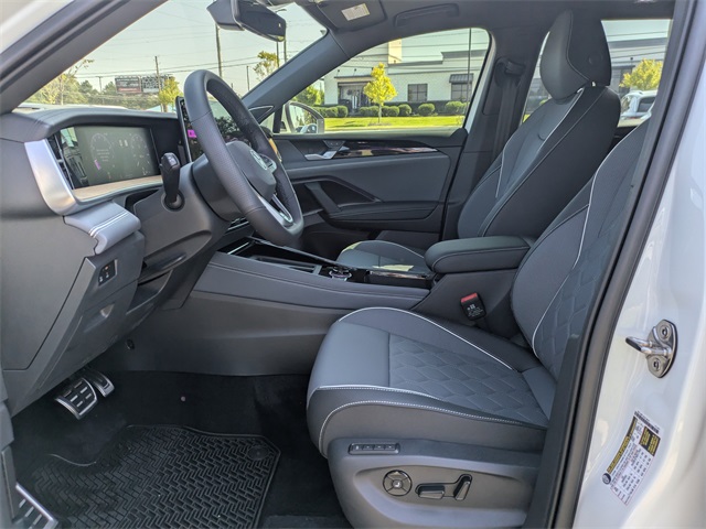 2025 Volkswagen Tiguan SEL R-Line Black photo 18