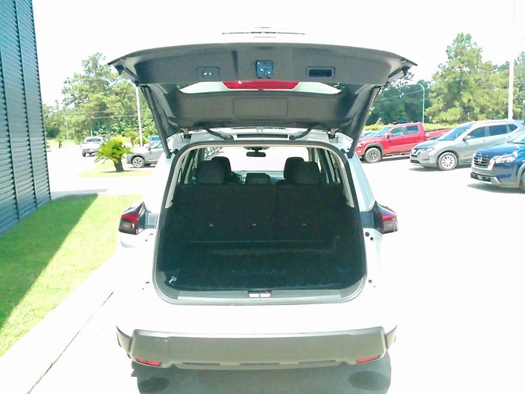 2026 Nissan Rogue SV photo 15