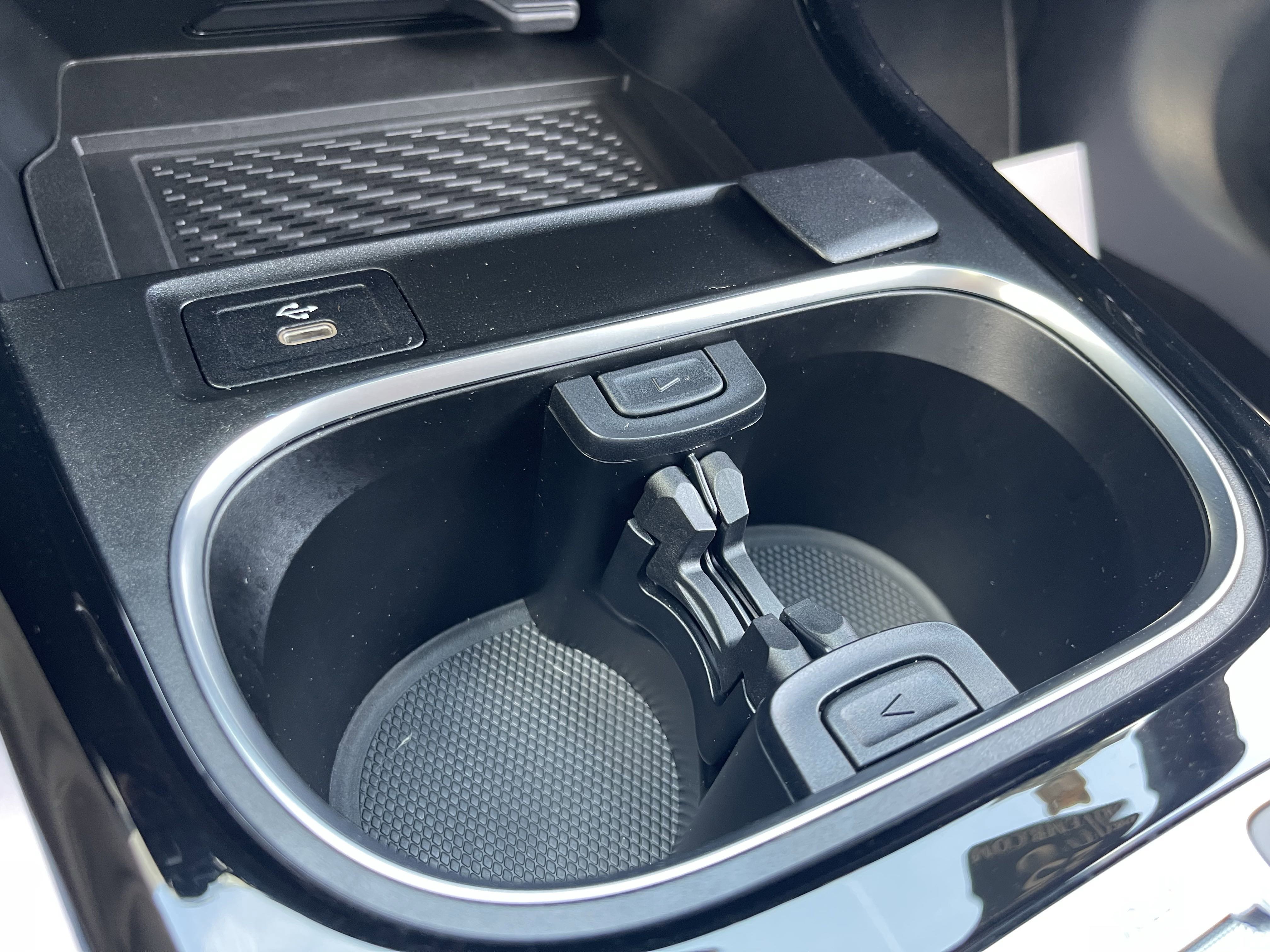 2025 Mercedes Benz CLA 250 photo 8