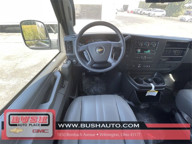 2025 Chevrolet Express Cargo 3500 photo 10