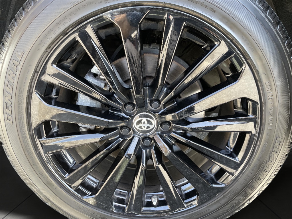 2024 Toyota Highlander XSE photo 23