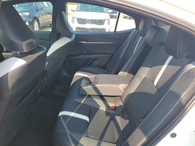 2025 Toyota Camry SE photo 3