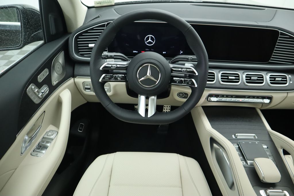 2025 Mercedes Benz GLS 450 4MATIC photo 9