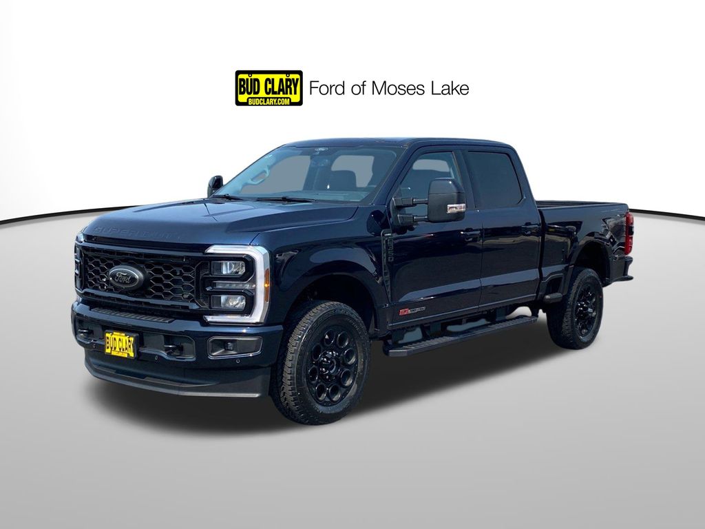 2025 Ford F-350 Super Duty Lariat's photo