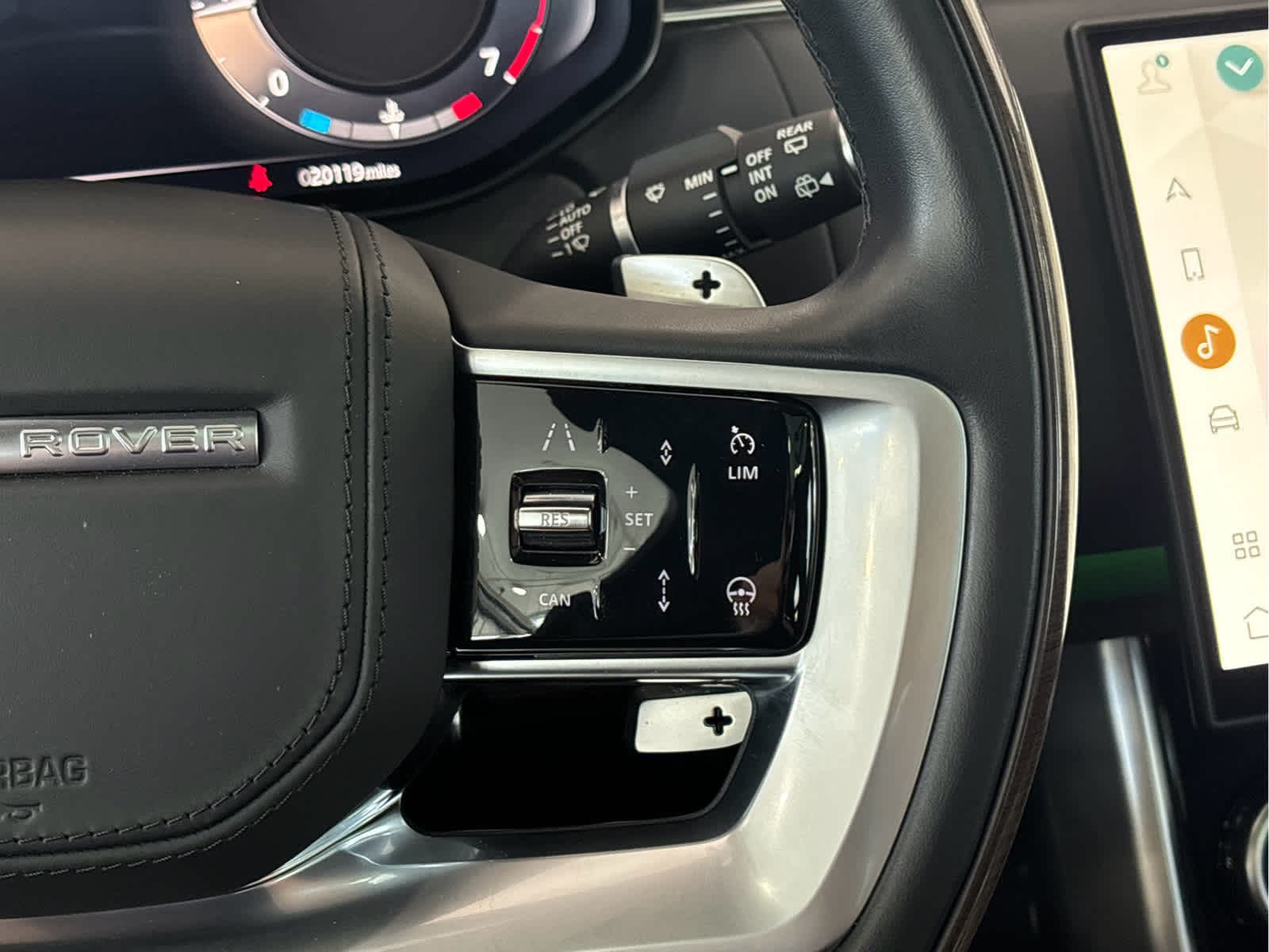 2023 Land Rover Range Rover SE photo 15
