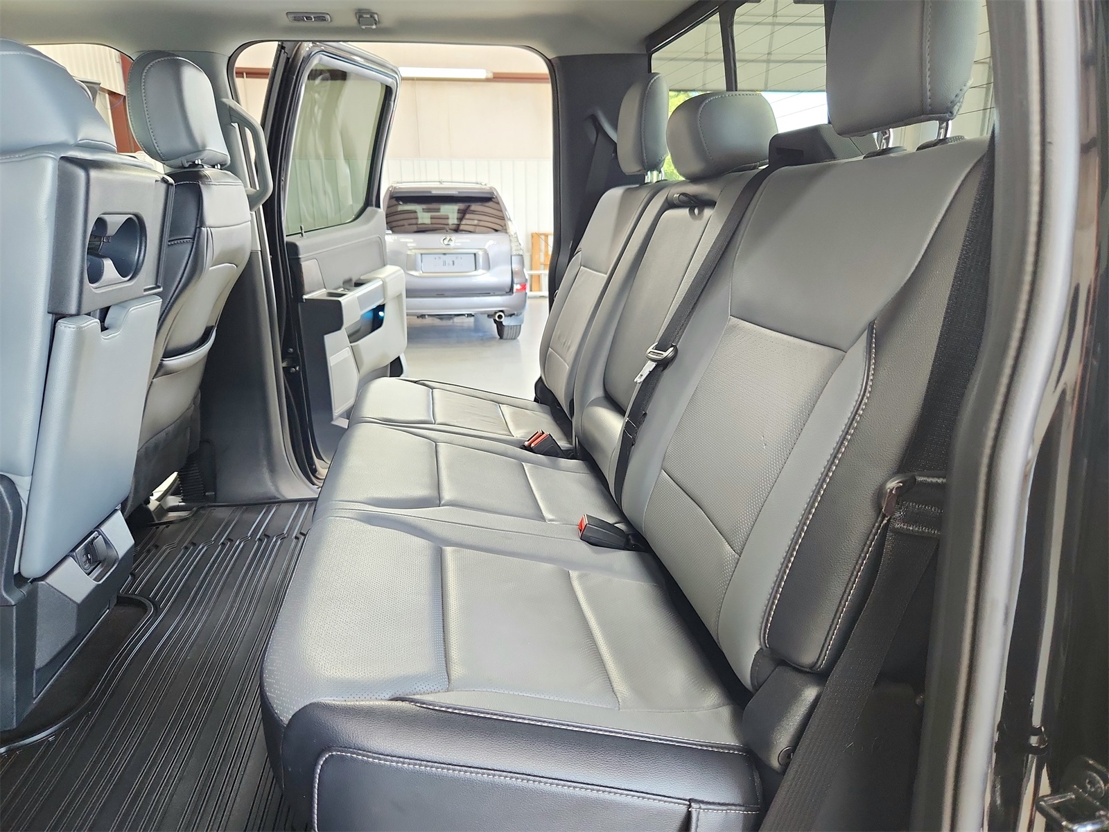 2022 Ford F-150 Lariat photo 35
