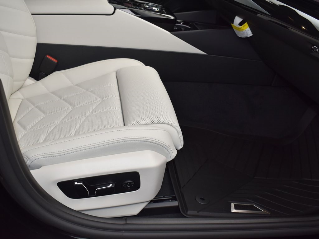 2026 Bmw 550e xDrive photo 19