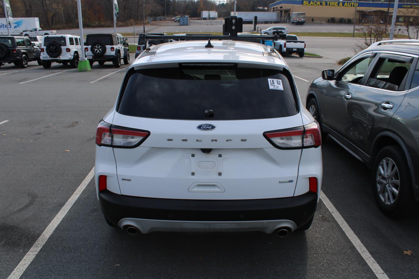 2020 Ford Escape SE photo 4