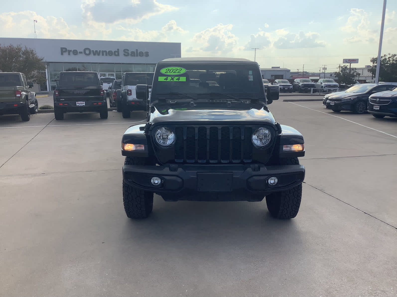 2022 Jeep Gladiator Willys photo 2
