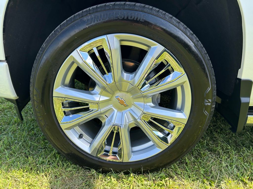 2023 Chevrolet Silverado 1500 High Country photo 11