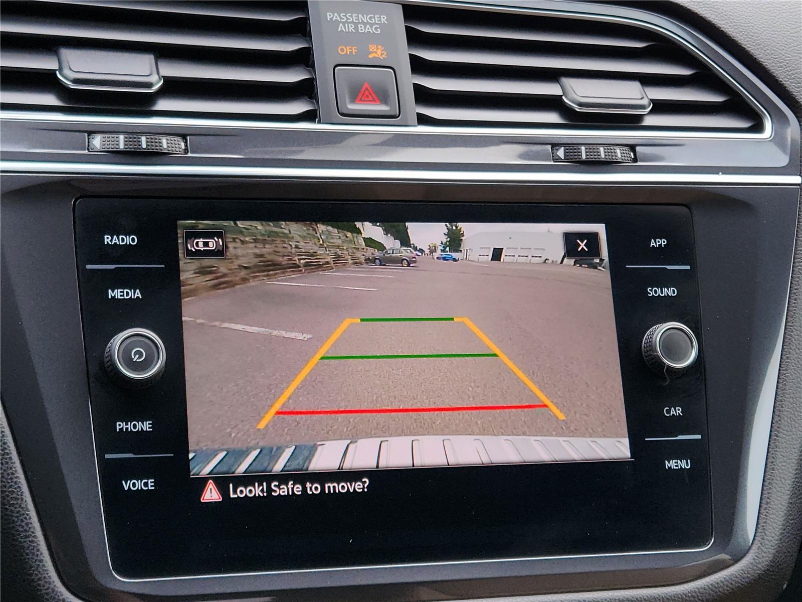 2022 Volkswagen Tiguan SE photo 23